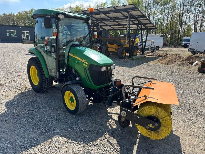 John Deere 3720 M/ Hydraulisk kost - Tractor mic: Foto 2 John Deere 3720 M/ Hydraulisk kost - Tractor mic: Foto 2