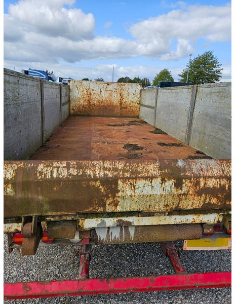 KEL-BERG 2 axle // wire // 3-way tip // radiocontrol - Remorcă transport containere/ Swap body: Foto 4 KEL-BERG 2 axle // wire // 3-way tip // radiocontrol - Remorcă transport containere/ Swap body: Foto 4