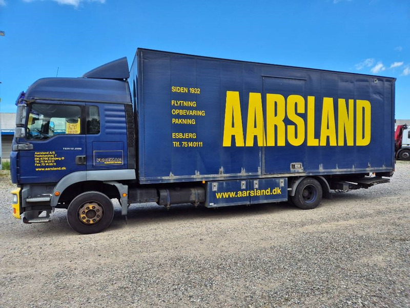 MAN TGM 12.280 // Lift // Sideopening - Camion furgon: Foto 2 MAN TGM 12.280 // Lift // Sideopening - Camion furgon: Foto 2