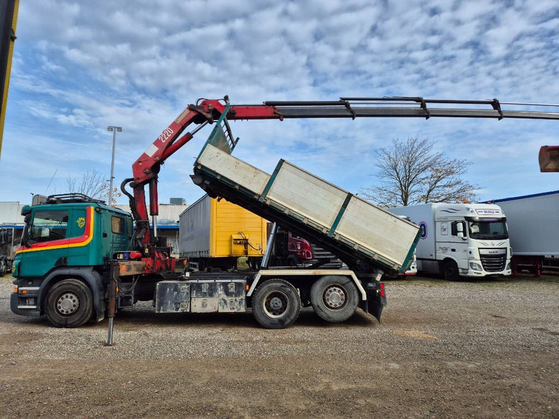 Scania P450 6x2/4 // HMF 2223 K4 // 3-way tip - Camion cu macara: Foto 5 Scania P450 6x2/4 // HMF 2223 K4 // 3-way tip - Camion cu macara: Foto 5