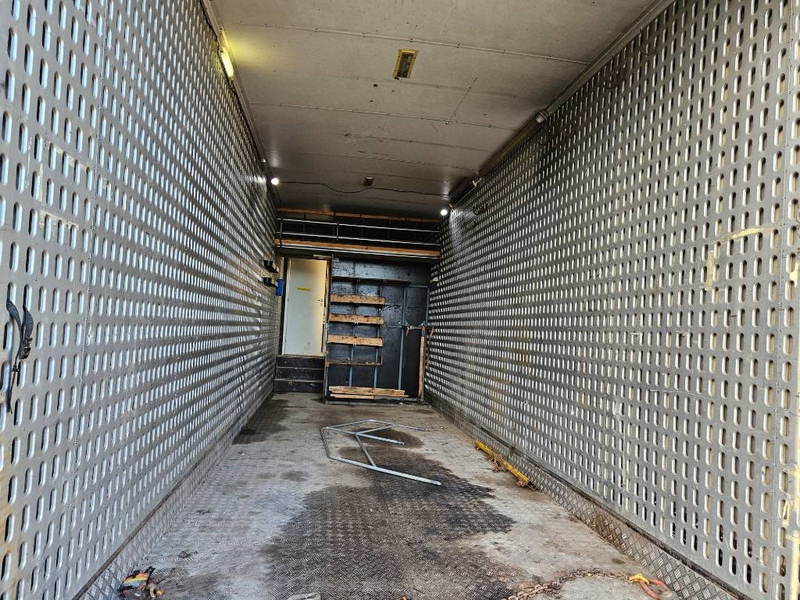 Montracon Racing// machinetrailer // Living area - Semiremorcă: Foto 5 Montracon Racing// machinetrailer // Living area - Semiremorcă: Foto 5