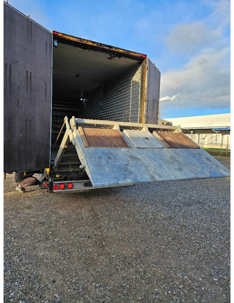 Montracon Racing// machinetrailer // Living area - Semiremorcă: Foto 2 Montracon Racing// machinetrailer // Living area - Semiremorcă: Foto 2