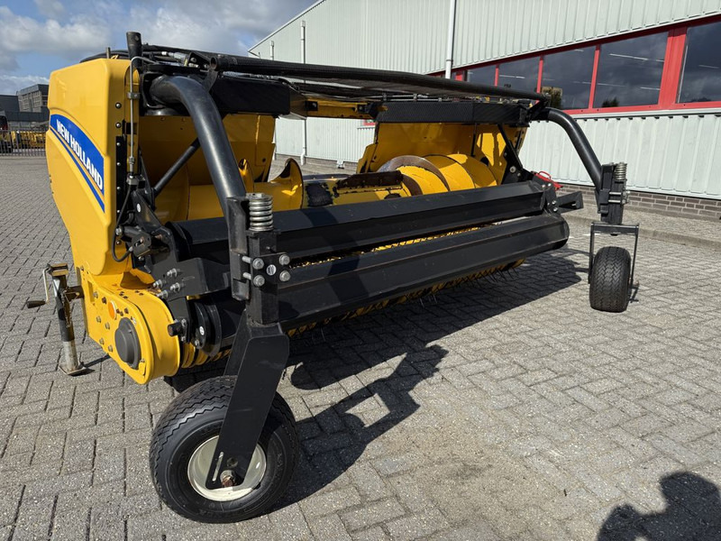 New Holland 300FPE Gras Pickup - Combină agricola: Foto 5 New Holland 300FPE Gras Pickup - Combină agricola: Foto 5