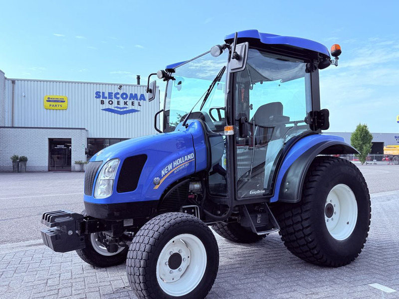 New Holland Boomer 45D Easy Drive - Tractor agricol: Foto 1 New Holland Boomer 45D Easy Drive - Tractor agricol: Foto 1