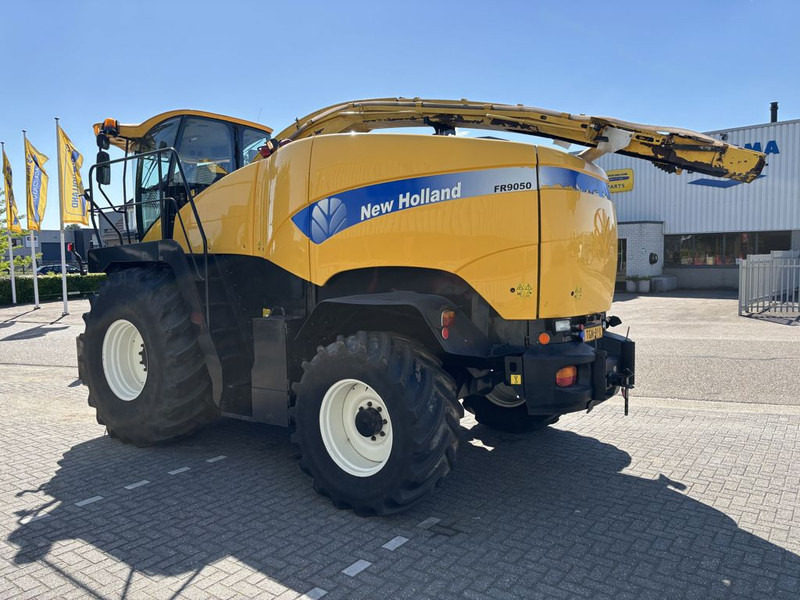 New Holland FR9050 - Combină de Recoltat Furaj: Foto 2 New Holland FR9050 - Combină de Recoltat Furaj: Foto 2