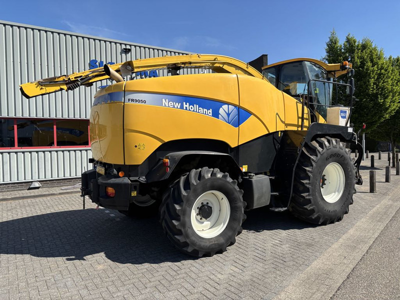 New Holland FR9050 - Combină de Recoltat Furaj: Foto 3 New Holland FR9050 - Combină de Recoltat Furaj: Foto 3