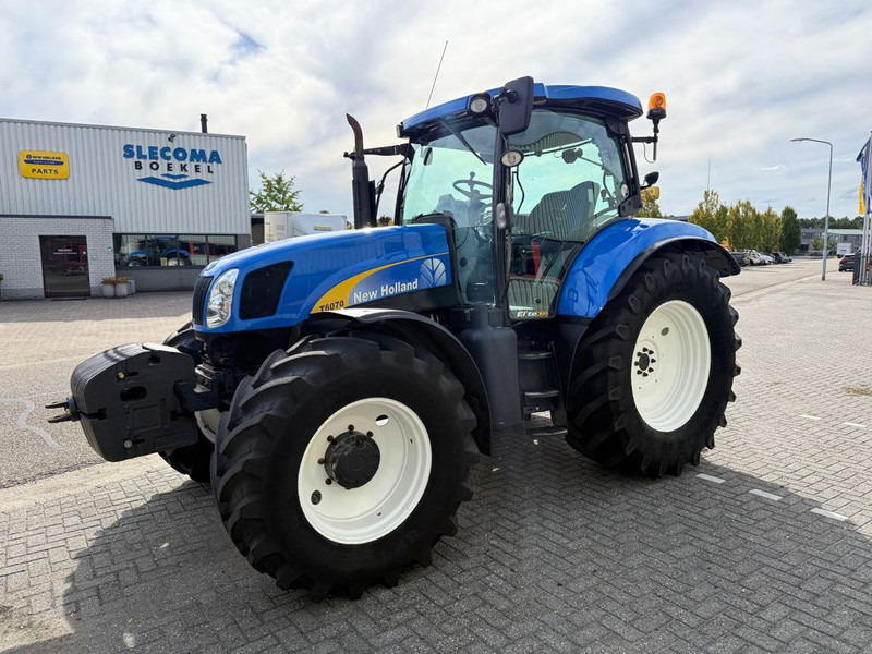 New Holland T6070 Elite - Tractor agricol: Foto 2 New Holland T6070 Elite - Tractor agricol: Foto 2