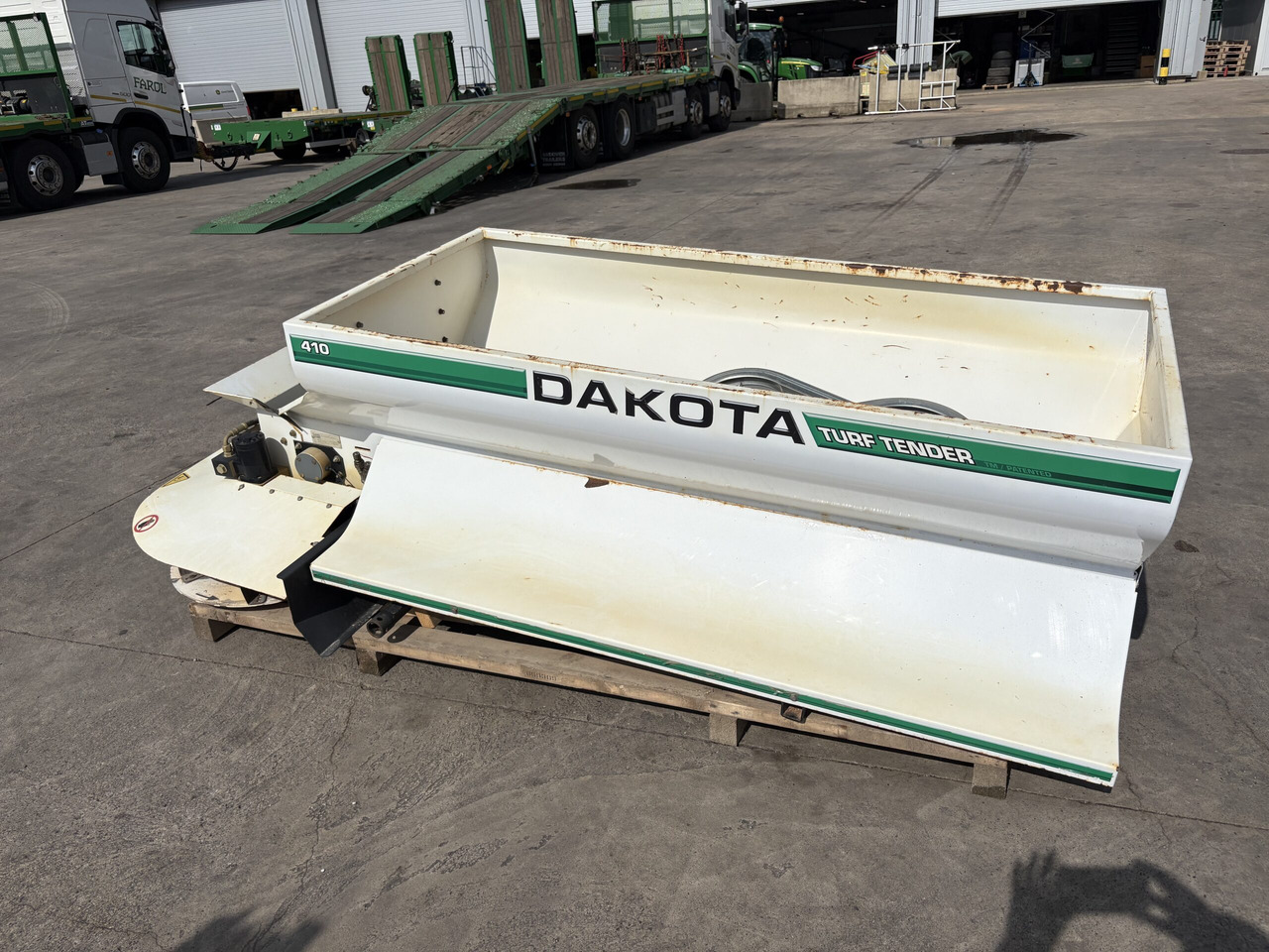 Dakota 410 Top Dresser to suit 2030A Pro Gator - Imprastietor îngrăşăminte: Foto 2 Dakota 410 Top Dresser to suit 2030A Pro Gator - Imprastietor îngrăşăminte: Foto 2
