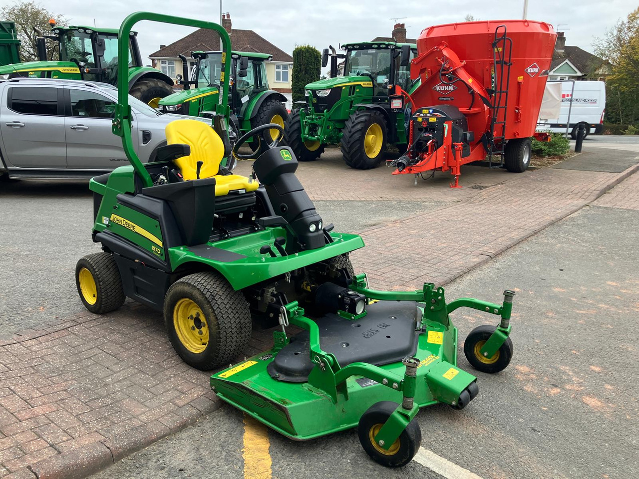 Johjn Deere 1570 Out front mower - Maşină de tuns iarba: Foto 3 Johjn Deere 1570 Out front mower - Maşină de tuns iarba: Foto 3
