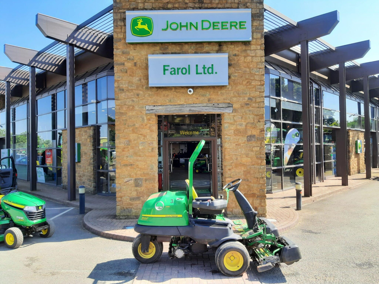 John Deere 2500EH greens triple mower - Maşină de tuns iarba: Foto 2 John Deere 2500EH greens triple mower - Maşină de tuns iarba: Foto 2