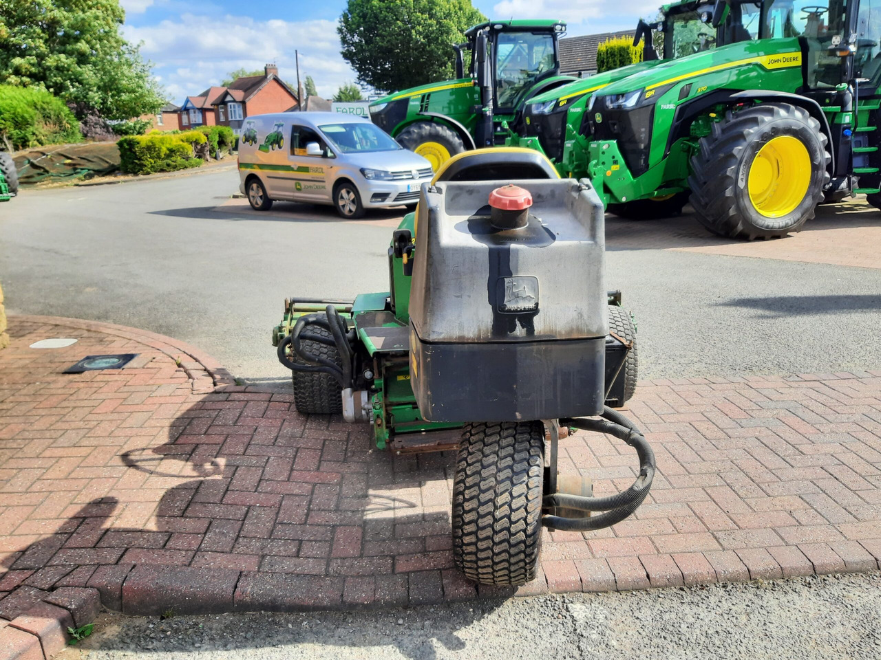 John Deere 2653A utility triple mower - Maşină de tuns iarba: Foto 4 John Deere 2653A utility triple mower - Maşină de tuns iarba: Foto 4