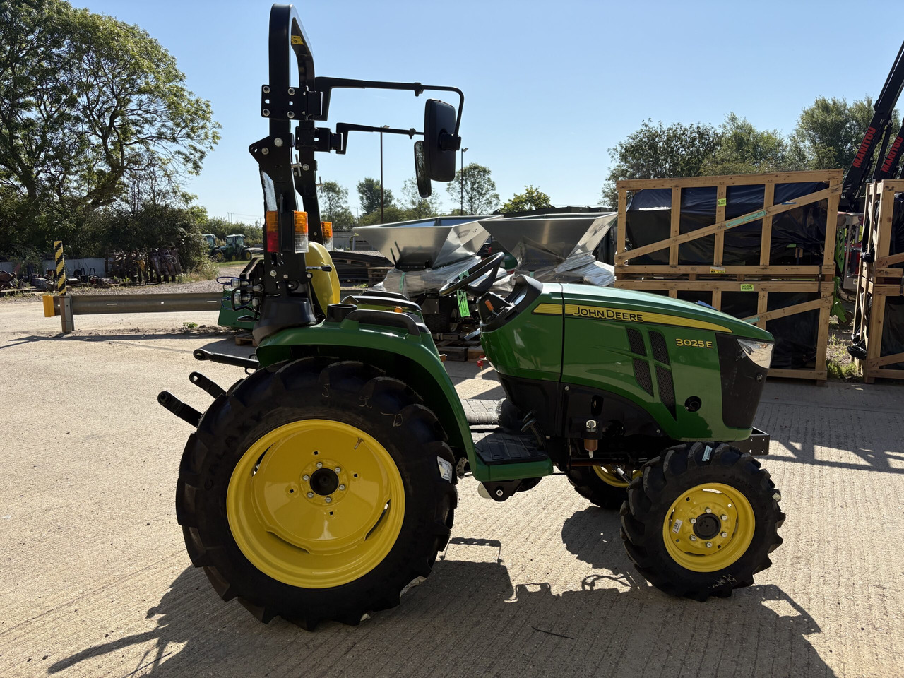 John Deere 3025E Compact Tractor - Tractor mic: Foto 3 John Deere 3025E Compact Tractor - Tractor mic: Foto 3