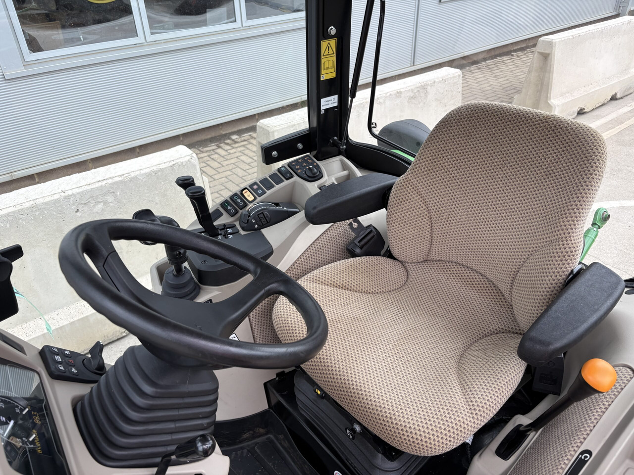 John Deere 4066R Compact Tractor - Tractor mic: Foto 5 John Deere 4066R Compact Tractor - Tractor mic: Foto 5
