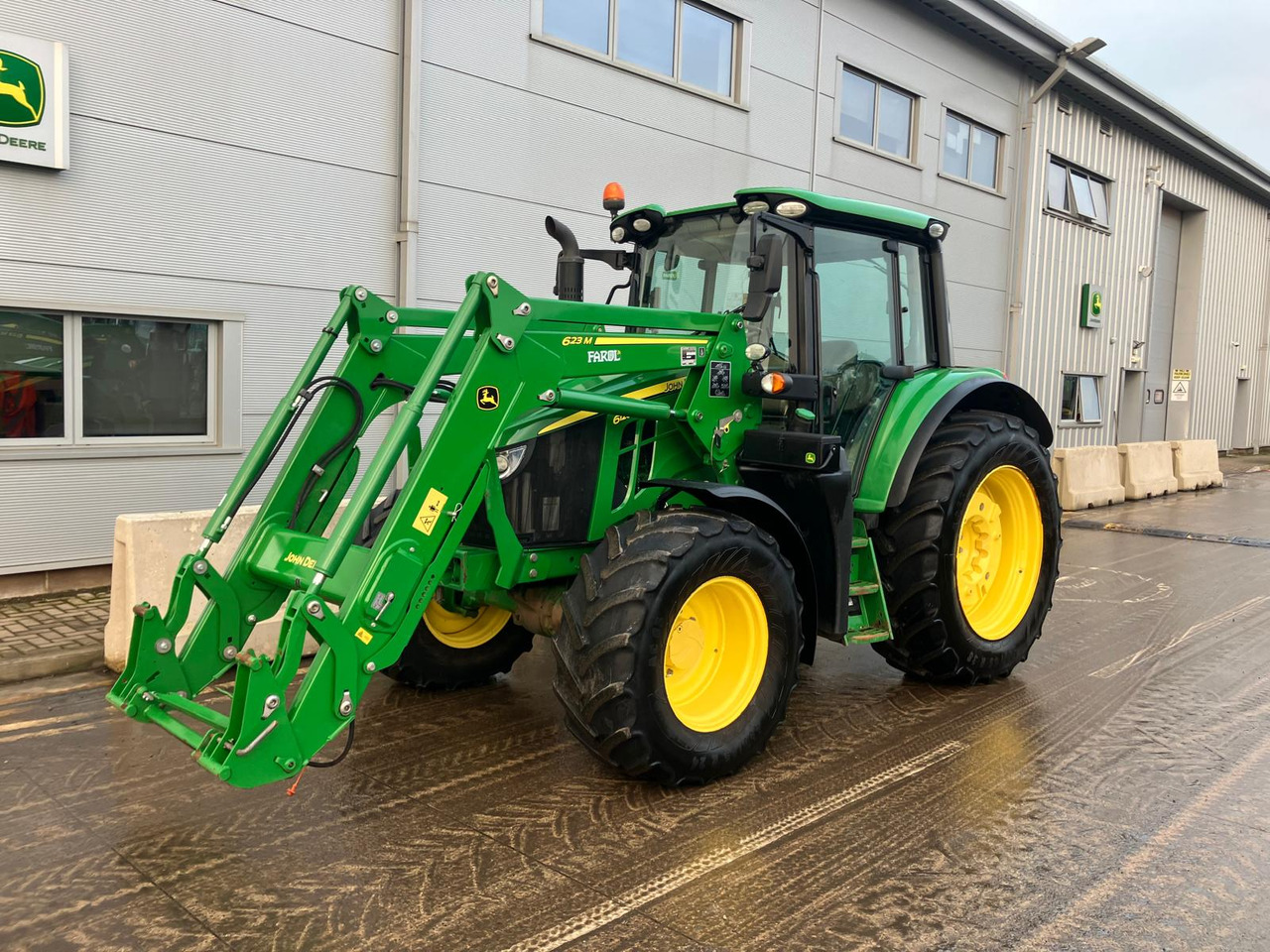 John Deere 6120M - Tractor agricol: Foto 2 John Deere 6120M - Tractor agricol: Foto 2