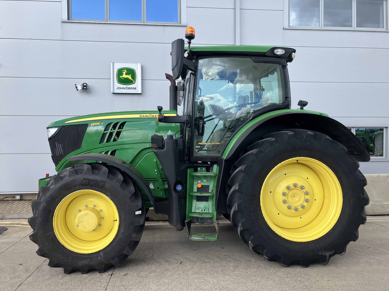 John Deere 6195R - Tractor agricol: Foto 2 John Deere 6195R - Tractor agricol: Foto 2