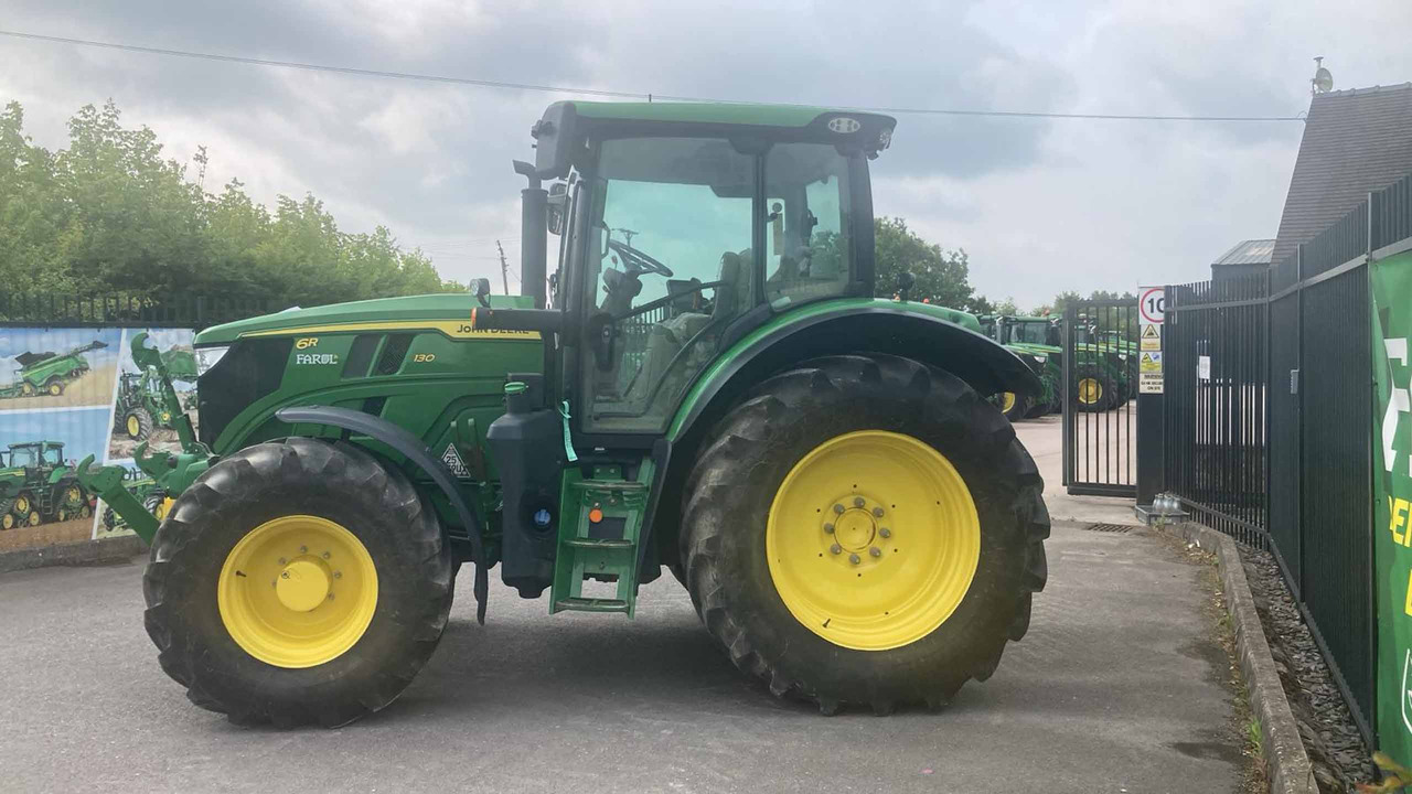 John Deere 6R 130 - Tractor agricol: Foto 2 John Deere 6R 130 - Tractor agricol: Foto 2