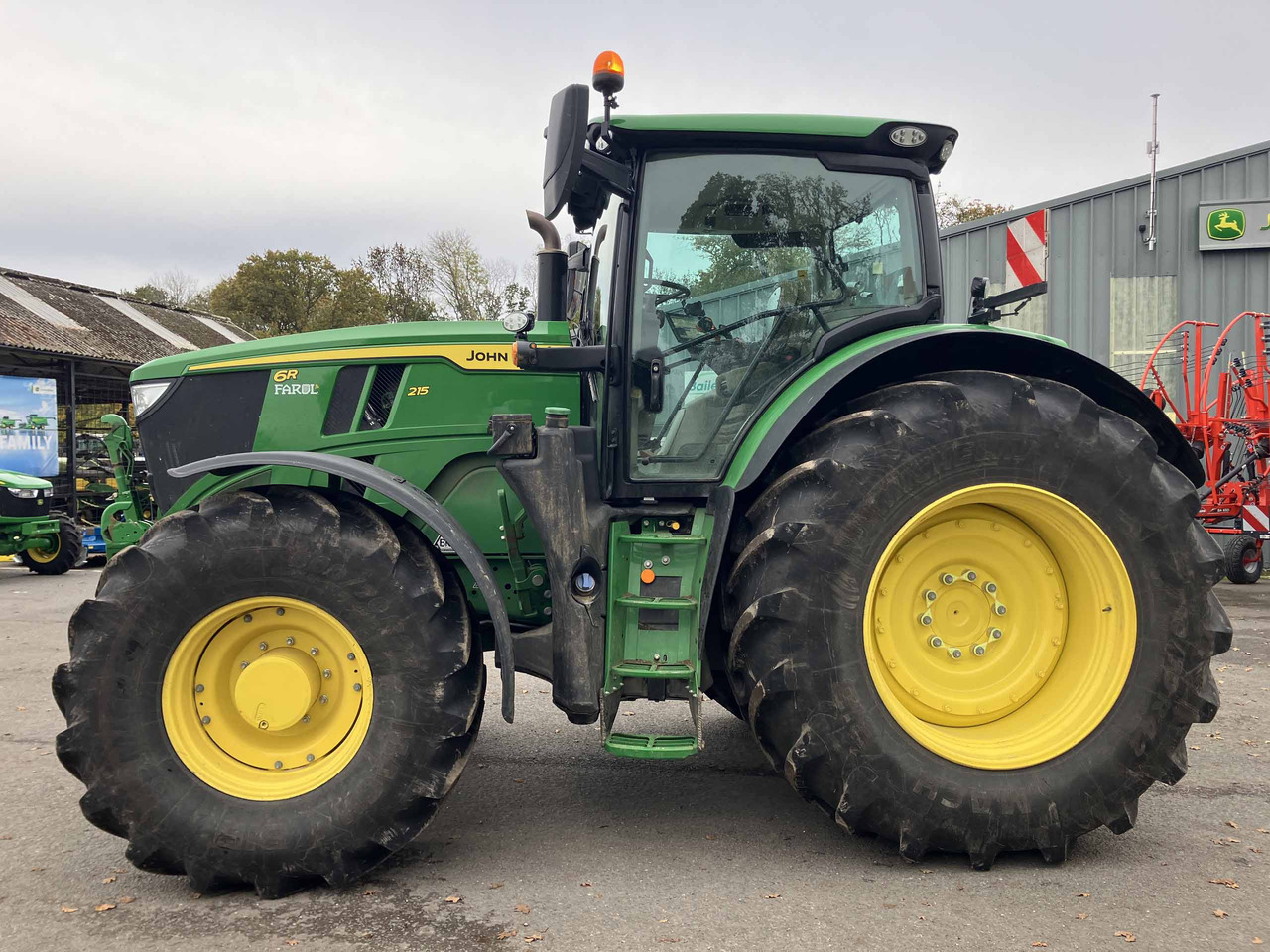 John Deere 6R 215 - Tractor agricol: Foto 2 John Deere 6R 215 - Tractor agricol: Foto 2
