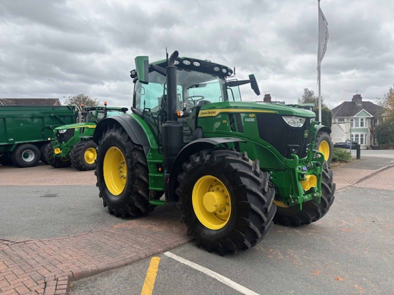 John Deere 6R 215 - Tractor agricol: Foto 2 John Deere 6R 215 - Tractor agricol: Foto 2