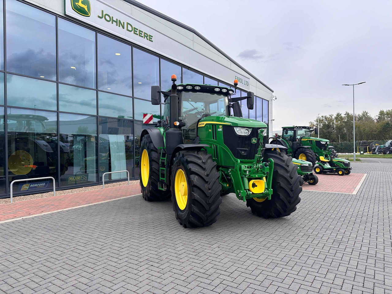 John Deere 6R 250 - Tractor agricol: Foto 3 John Deere 6R 250 - Tractor agricol: Foto 3