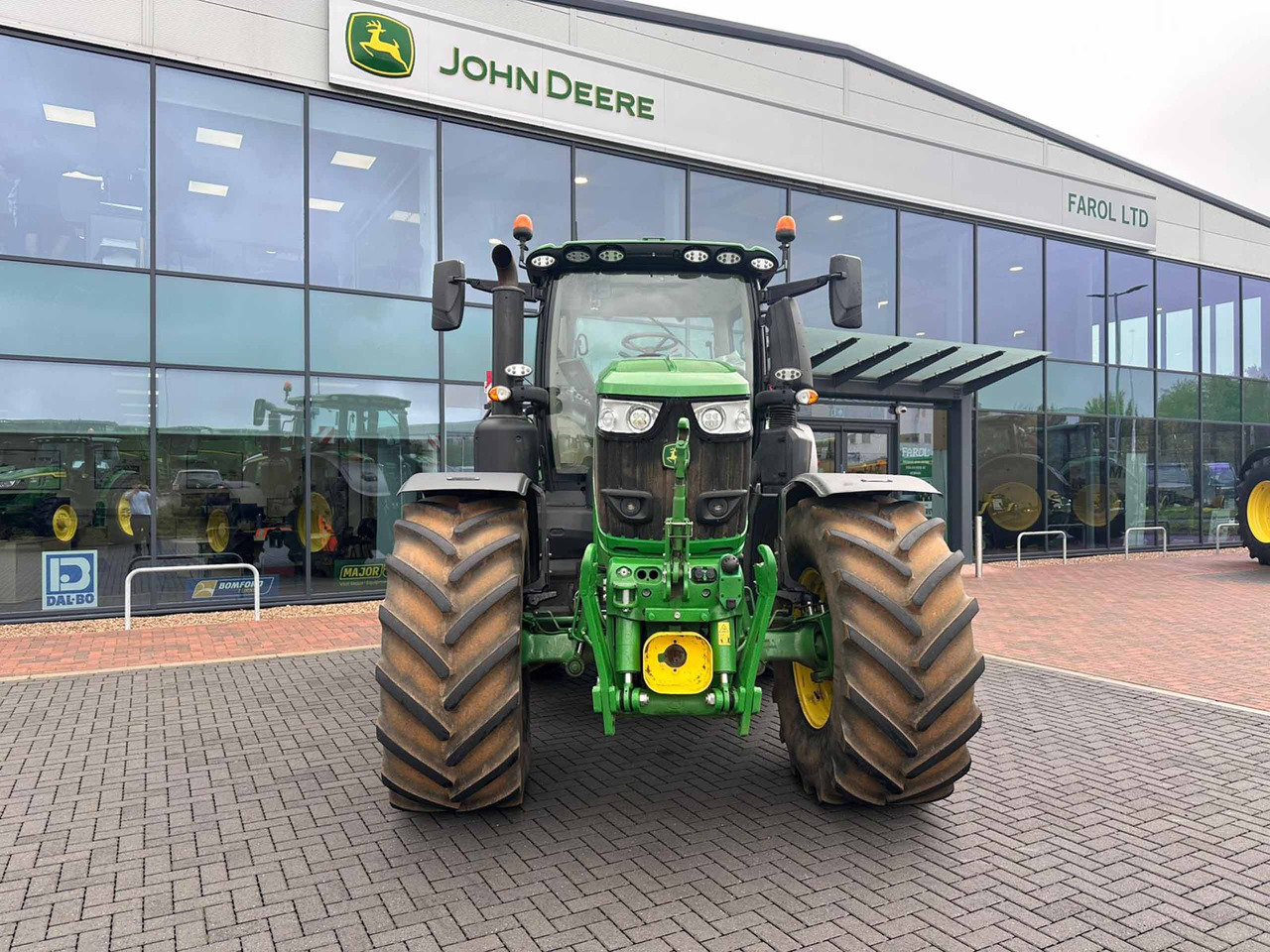 John Deere 6R 250 - Tractor agricol: Foto 3 John Deere 6R 250 - Tractor agricol: Foto 3