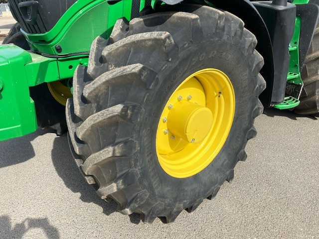 John Deere 6R 250 - Tractor agricol: Foto 2 John Deere 6R 250 - Tractor agricol: Foto 2
