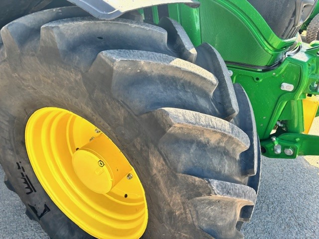 John Deere 6R 250 - Tractor agricol: Foto 4 John Deere 6R 250 - Tractor agricol: Foto 4