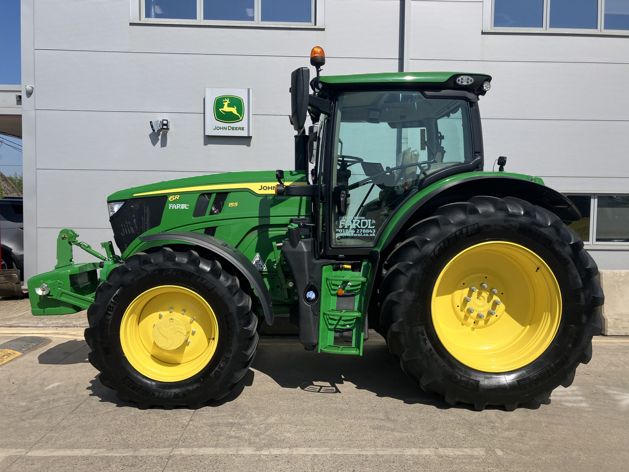 John Deere 6R155 - Tractor agricol: Foto 2 John Deere 6R155 - Tractor agricol: Foto 2