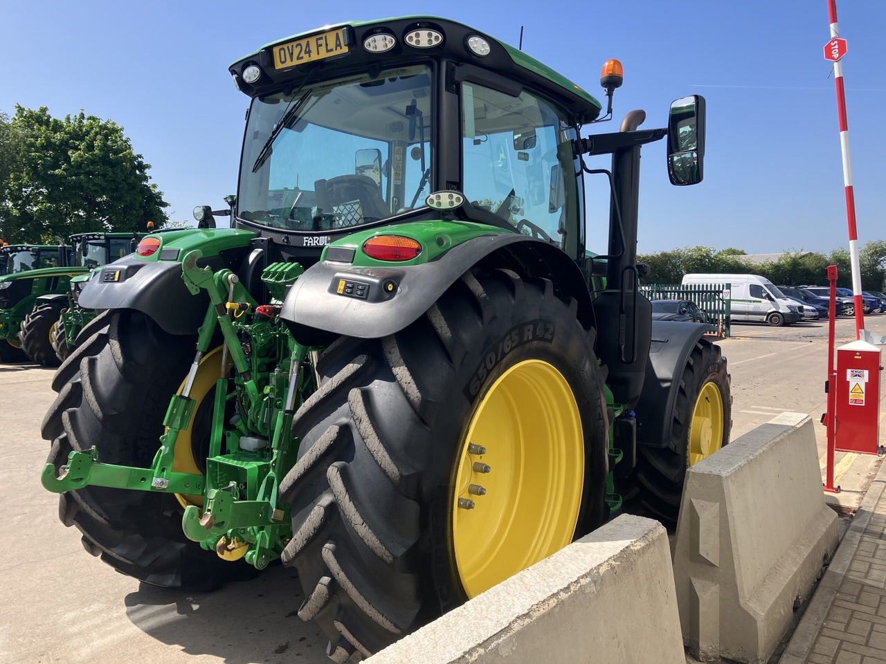 John Deere 6R155 - Tractor agricol: Foto 5 John Deere 6R155 - Tractor agricol: Foto 5