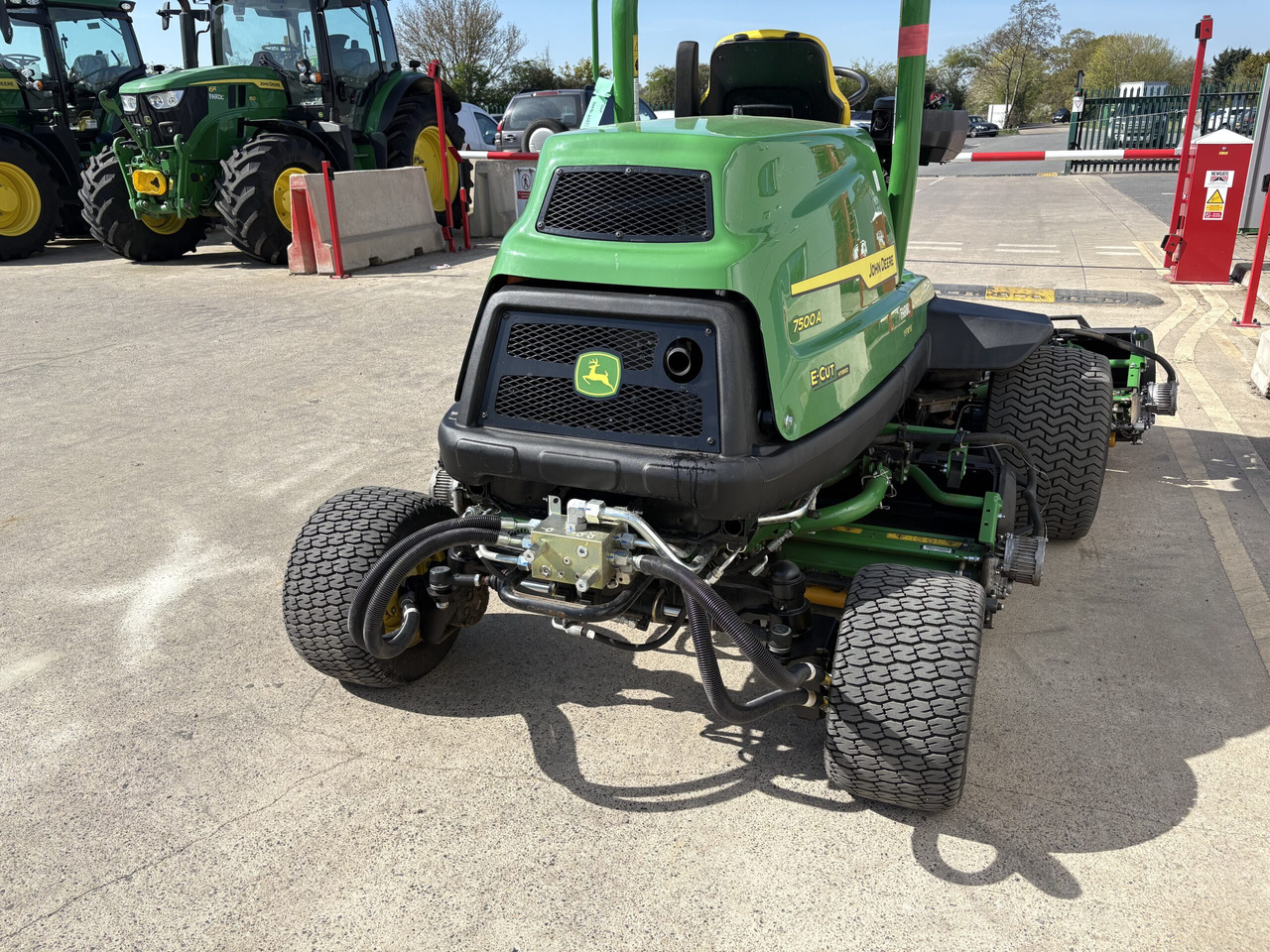 John Deere 7500A E-Cut - Maşină de tuns iarba: Foto 4 John Deere 7500A E-Cut - Maşină de tuns iarba: Foto 4