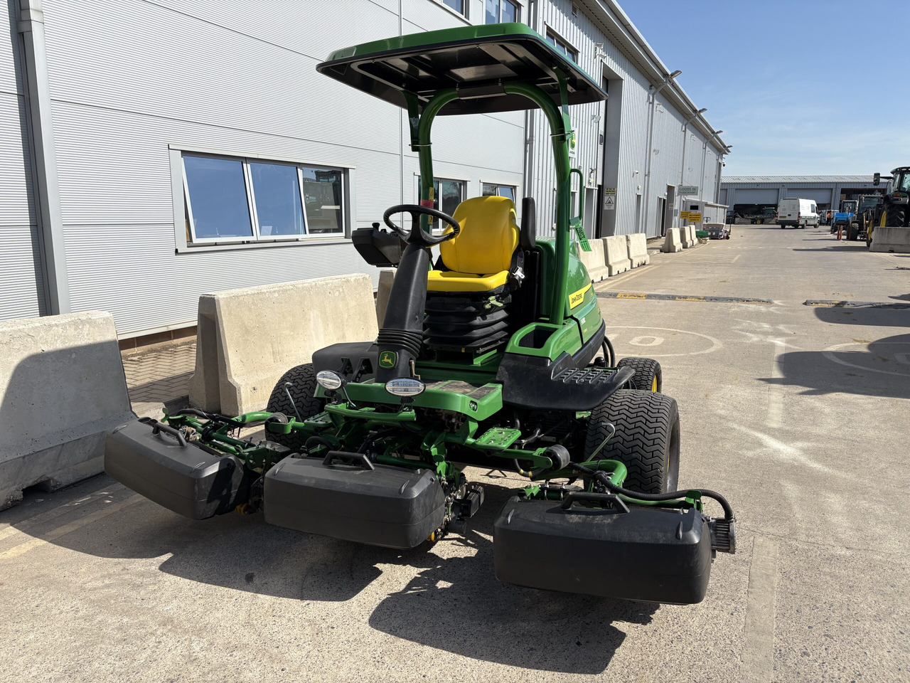 John Deere 7500A E-Cut - Maşină de tuns iarba: Foto 2 John Deere 7500A E-Cut - Maşină de tuns iarba: Foto 2