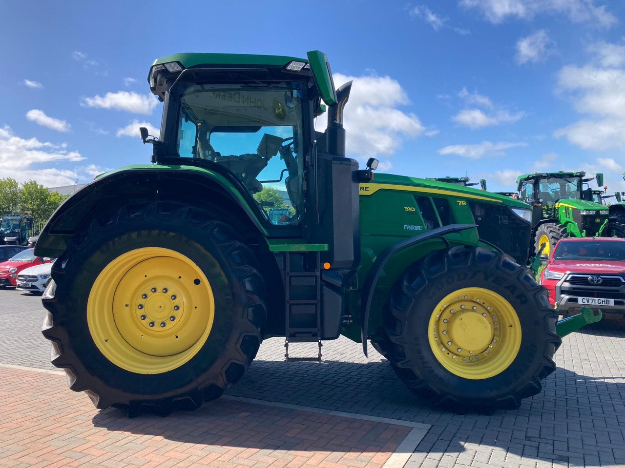 John Deere 7R 310 - Tractor agricol: Foto 2 John Deere 7R 310 - Tractor agricol: Foto 2