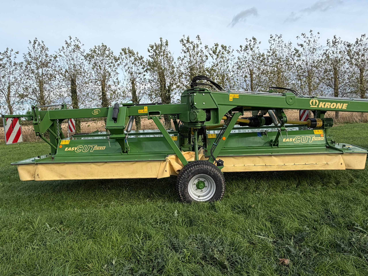 Krone Easy Cut 6210CV - Utilaje pentru fân: Foto 2 Krone Easy Cut 6210CV - Utilaje pentru fân: Foto 2