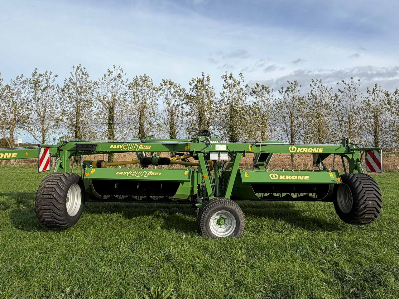 Krone Easy Cut 6210CV - Utilaje pentru fân: Foto 4 Krone Easy Cut 6210CV - Utilaje pentru fân: Foto 4
