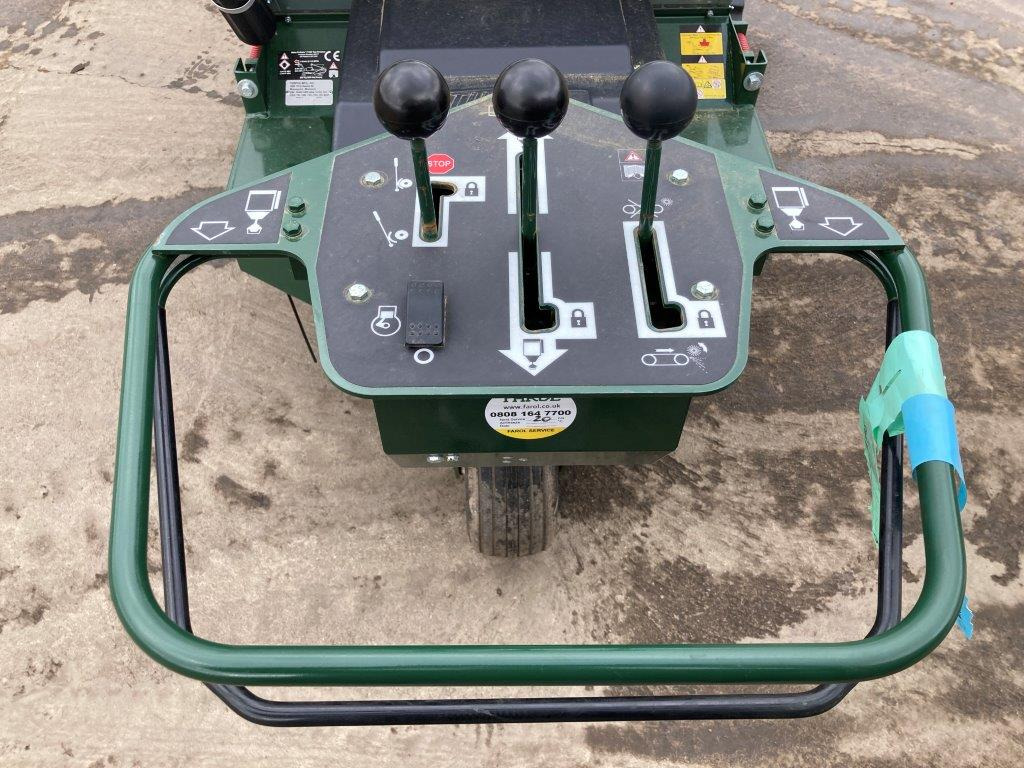 Turfco F15B Mete-R-Matic topdresser - Utilaje pentru gradina: Foto 3 Turfco F15B Mete-R-Matic topdresser - Utilaje pentru gradina: Foto 3
