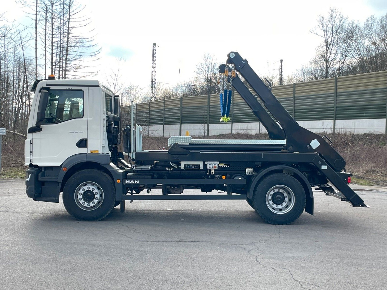MAN TGM 18.320 4x2 Euro 6e Hyva Absetzkipper - Camion basculantă, Camion cu macara: Foto 3 MAN TGM 18.320 4x2 Euro 6e Hyva Absetzkipper - Camion basculantă, Camion cu macara: Foto 3