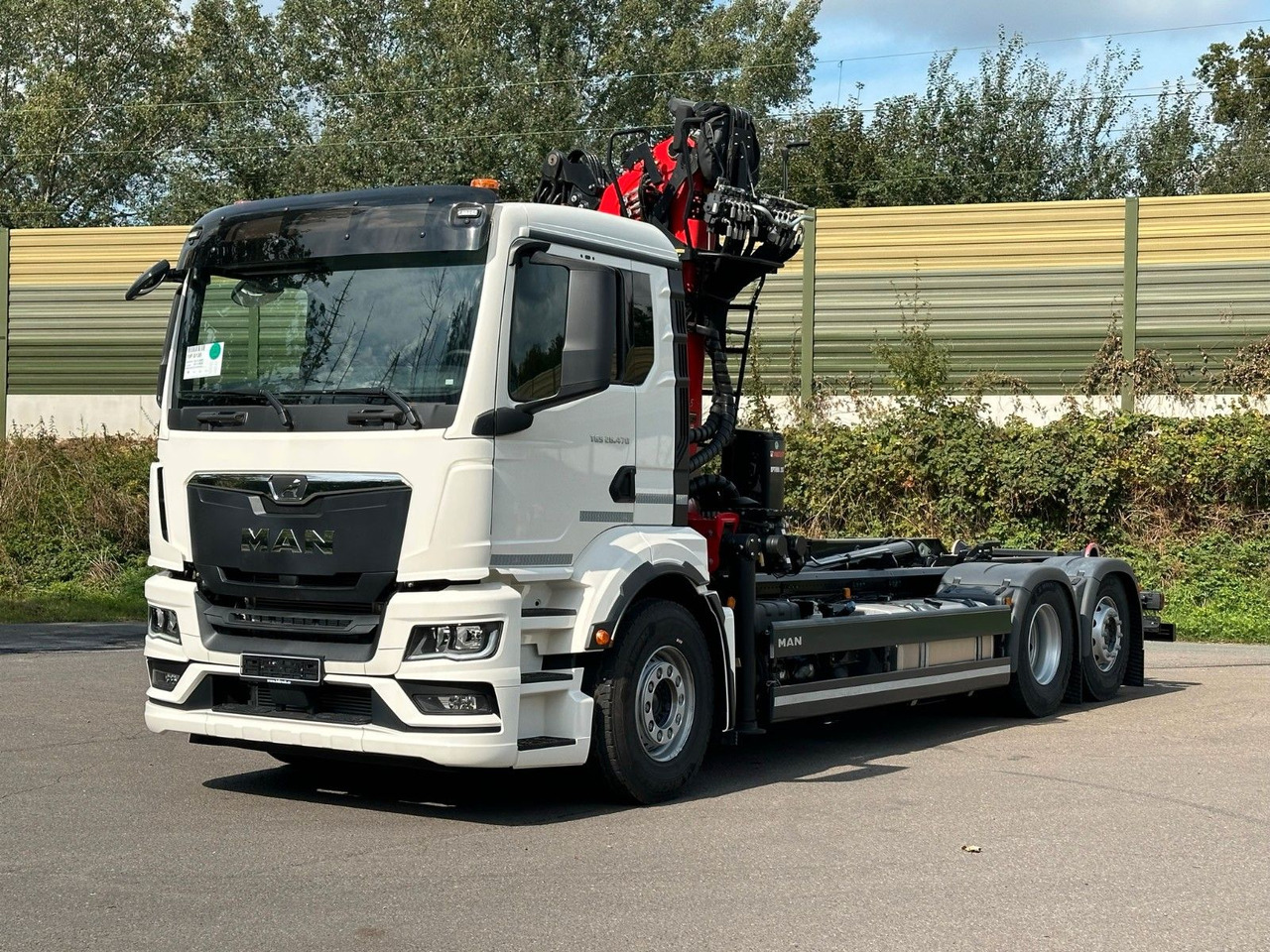 MAN TGS 26.470 6x2 Abrollkipper + Kran EPSILON - Camion cu cârlig, Camion cu macara: Foto 2 MAN TGS 26.470 6x2 Abrollkipper + Kran EPSILON - Camion cu cârlig, Camion cu macara: Foto 2