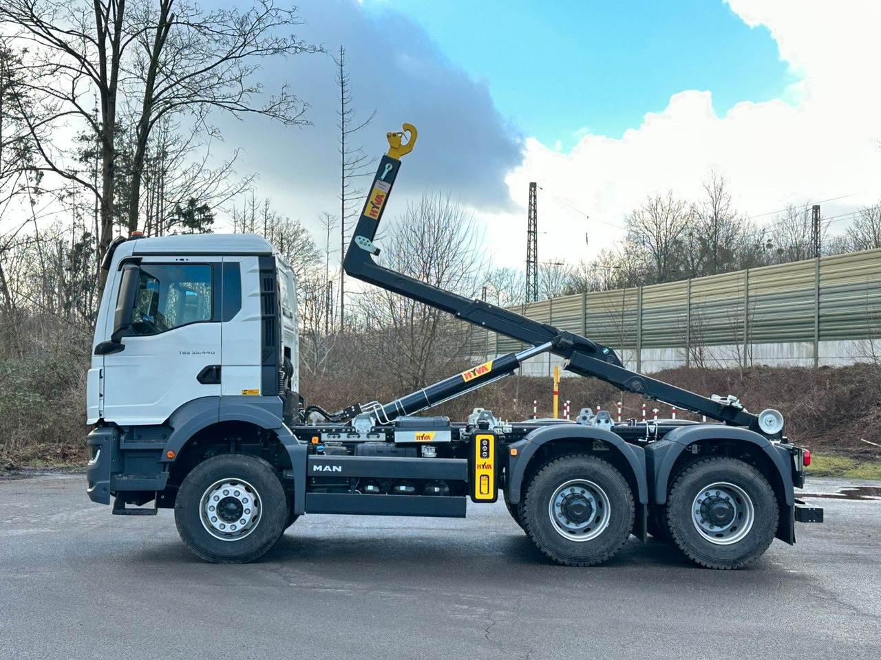 MAN TGS 33.440 6x4 Euro6e Abrollkipper Hyva - Camion cu cârlig, Camion cu macara: Foto 3 MAN TGS 33.440 6x4 Euro6e Abrollkipper Hyva - Camion cu cârlig, Camion cu macara: Foto 3