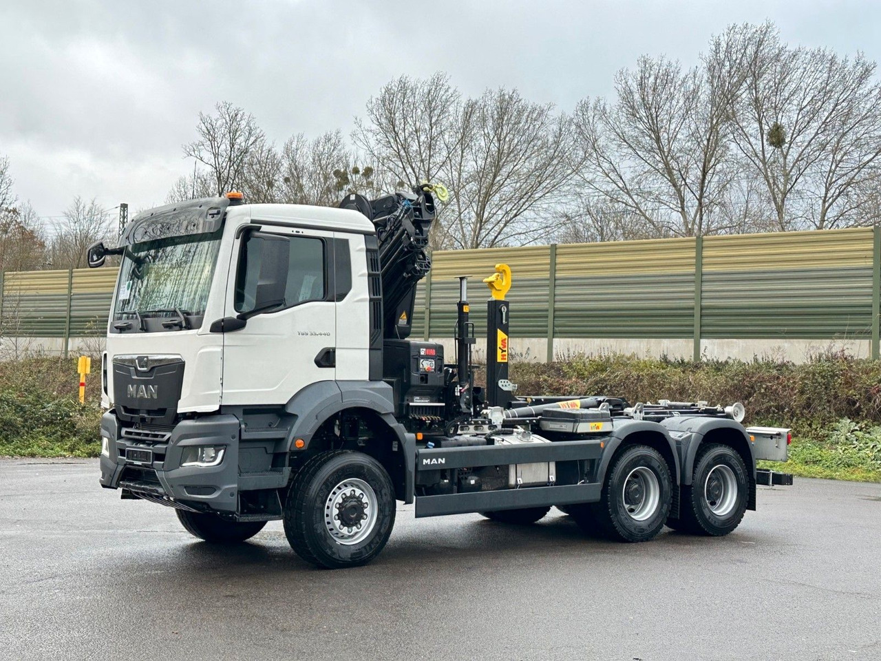 MAN TGS 33.440 6x6 BB Abrollkipper+Kran Hiab 228-6 - Camion cu cârlig, Camion cu macara: Foto 3 MAN TGS 33.440 6x6 BB Abrollkipper+Kran Hiab 228-6 - Camion cu cârlig, Camion cu macara: Foto 3