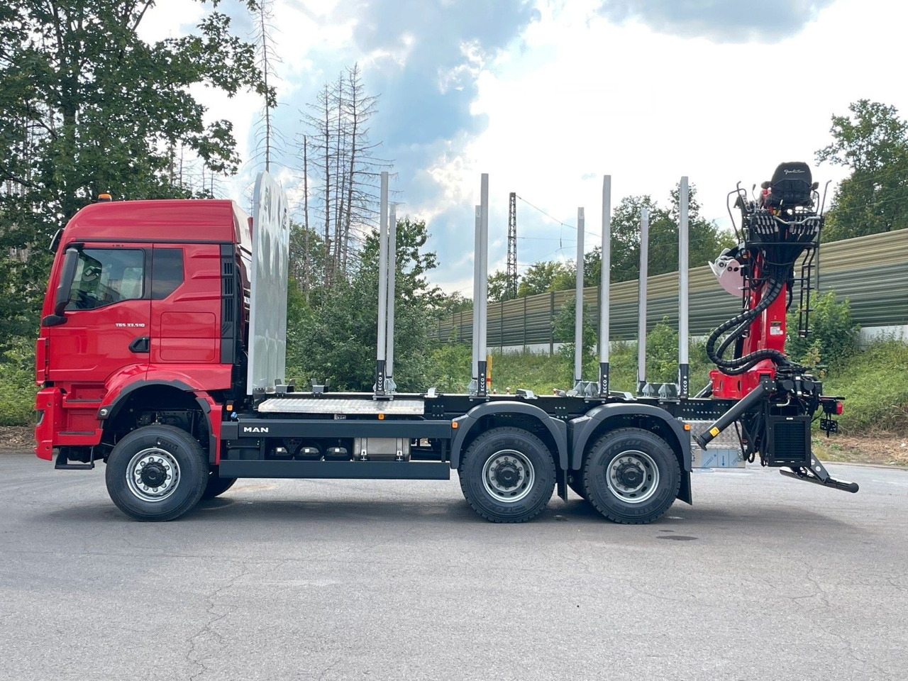 MAN TGS 33.520 6X6 Euro6e Radstand 3900mm EPSILON - Camion forestier, Camion cu macara: Foto 4 MAN TGS 33.520 6X6 Euro6e Radstand 3900mm EPSILON - Camion forestier, Camion cu macara: Foto 4