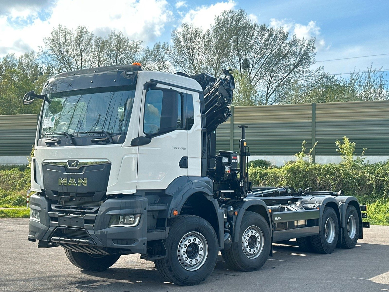 MAN TGS 35.520 8x4 Abrollkipper + Kran HIAB 228-6 - Camion cu cârlig, Camion cu macara: Foto 3 MAN TGS 35.520 8x4 Abrollkipper + Kran HIAB 228-6 - Camion cu cârlig, Camion cu macara: Foto 3