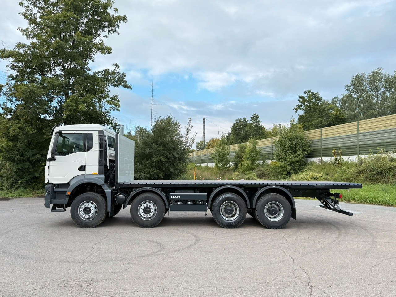 MAN TGS 41.400 BB 8X4 - Camion platformă: Foto 3 MAN TGS 41.400 BB 8X4 - Camion platformă: Foto 3