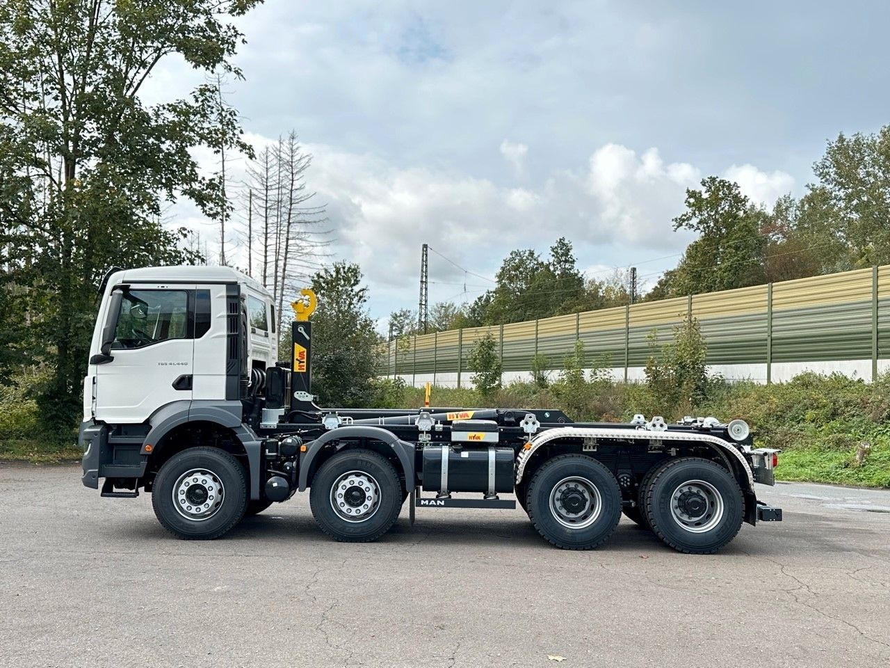 MAN TGS 41.440 8x4 Euro6e Hyva 26-55 Abrollkipper - Camion cu cârlig: Foto 2 MAN TGS 41.440 8x4 Euro6e Hyva 26-55 Abrollkipper - Camion cu cârlig: Foto 2