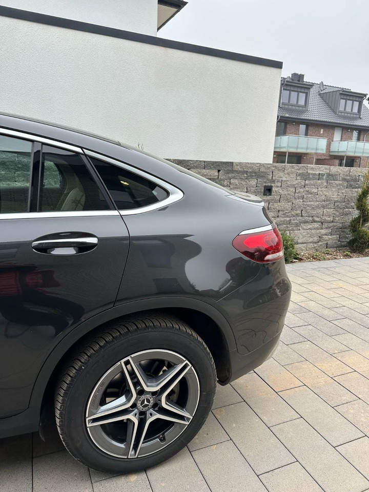 Mercedes-Benz GLC 300 GLC -Klasse Coupe GLC 300 e 4Matic - SUV: Foto 4 Mercedes-Benz GLC 300 GLC -Klasse Coupe GLC 300 e 4Matic - SUV: Foto 4