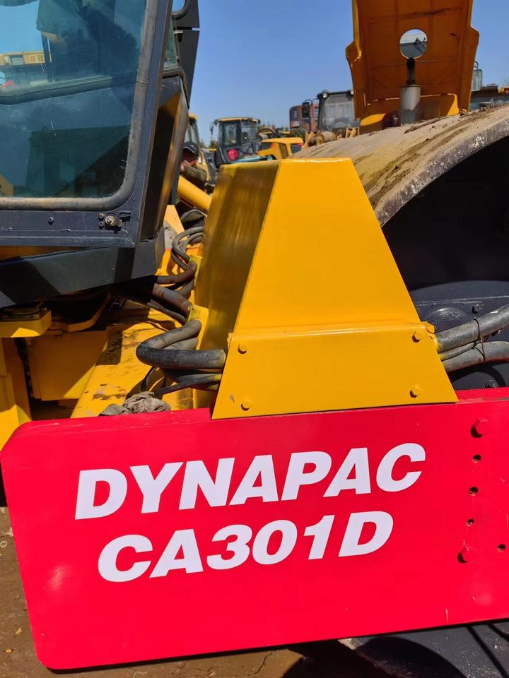 Fast Shipping Superior Quality Used Dynapac CA301D Road Roller Used Vibratory Soil Compactors Strong Power Single Drum Roller - Compactor: Foto 4 Fast Shipping Superior Quality Used Dynapac CA301D Road Roller Used Vibratory Soil Compactors Strong Power Single Drum Roller - Compactor: Foto 4