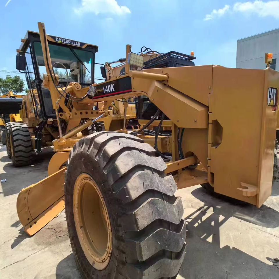 Second Hand Used Construction Machinery CAT 140K 15 Ton Grader for Sale 1000H From Shanghai Japanese Brand Good Condition - Autogreder: Foto 1 Second Hand Used Construction Machinery CAT 140K 15 Ton Grader for Sale 1000H From Shanghai Japanese Brand Good Condition - Autogreder: Foto 1