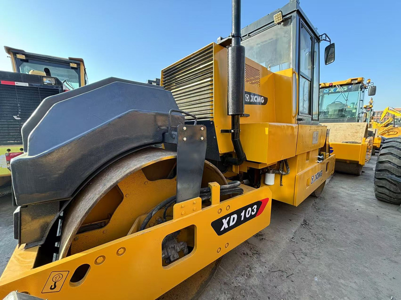 XCMG XD103 - Cilindru compactor pentru asfalt: Foto 2 XCMG XD103 - Cilindru compactor pentru asfalt: Foto 2