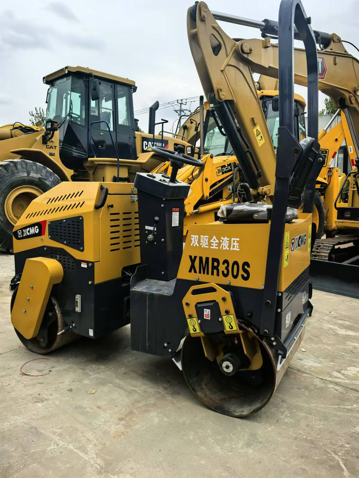 XCMG XMR30S - Mini cilindru compactor: Foto 3 XCMG XMR30S - Mini cilindru compactor: Foto 3