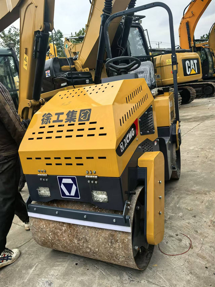 XCMG XMR30S - Mini cilindru compactor: Foto 2 XCMG XMR30S - Mini cilindru compactor: Foto 2