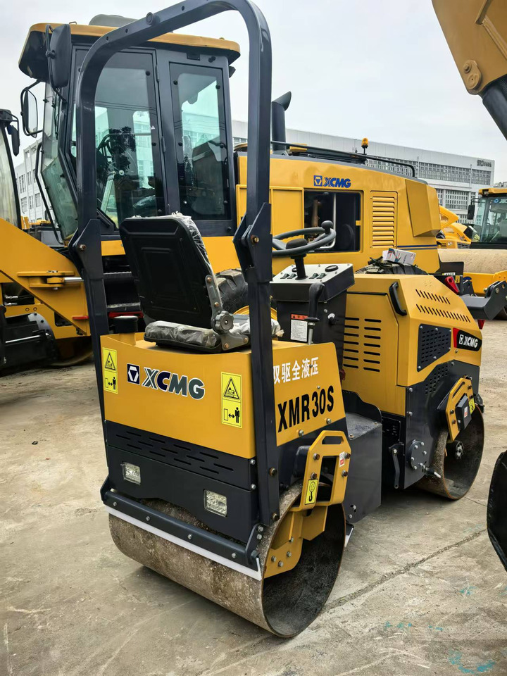 XCMG XMR30S - Mini cilindru compactor: Foto 4 XCMG XMR30S - Mini cilindru compactor: Foto 4