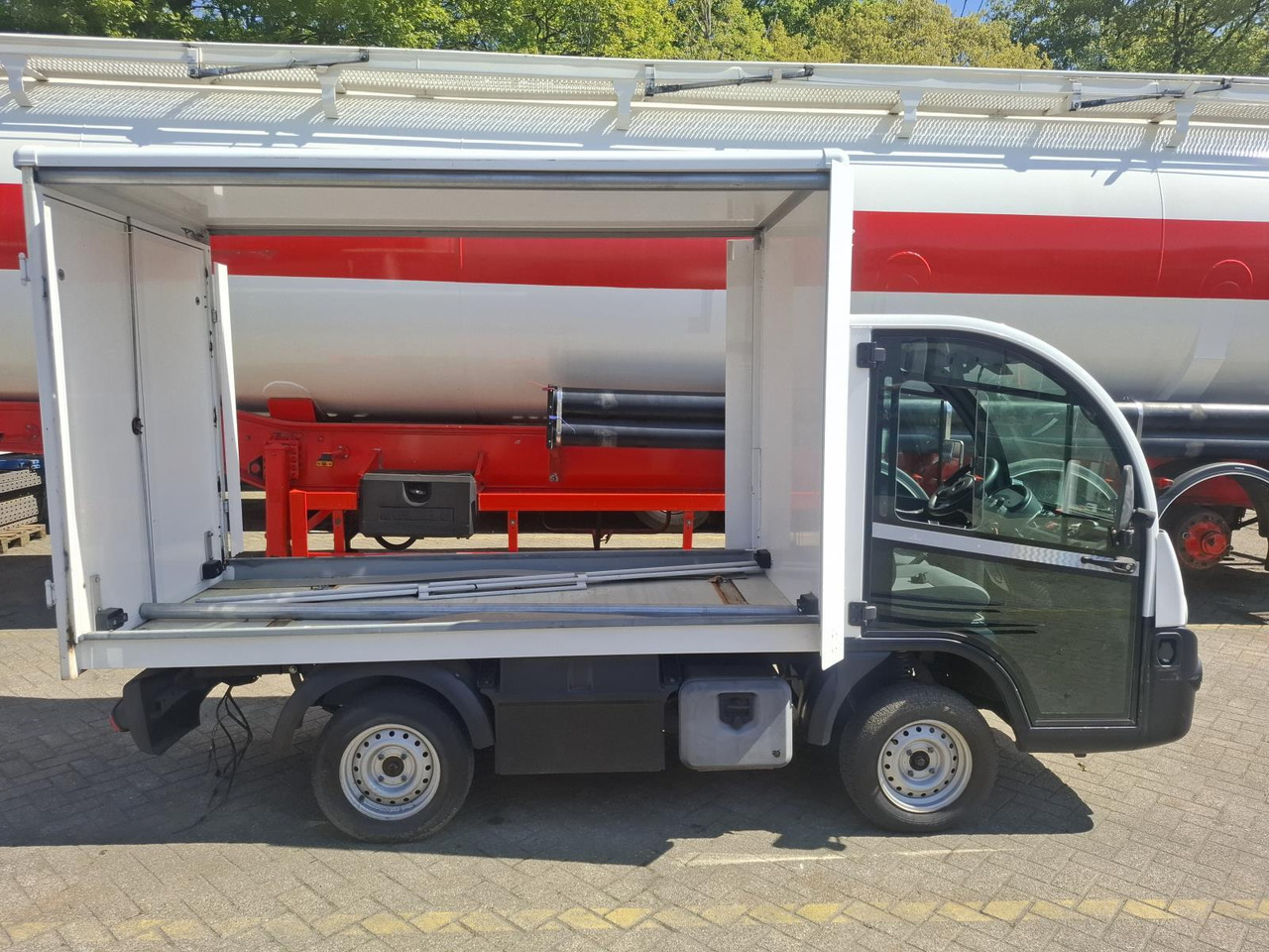 Aixam Mega E-Worker Elektrische Bakwagen RT-998-D - Mașină de golf: Foto 4 Aixam Mega E-Worker Elektrische Bakwagen RT-998-D - Mașină de golf: Foto 4